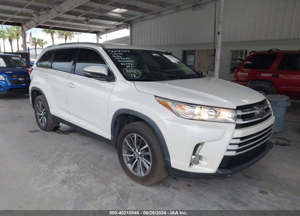 2019 TOYOTA HIGHLANDER XLE VIN: 5TDKZRFHXKS563024