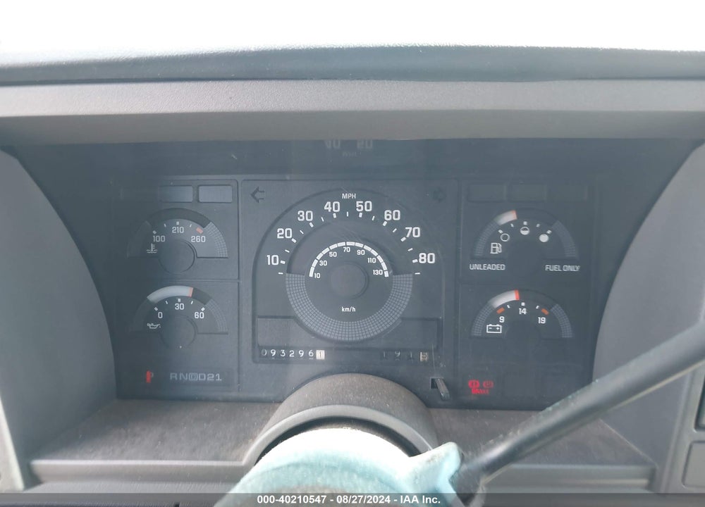 1990 CHEVROLET GMT-400 C2500 VIN: 2GCFC24KXL1135956