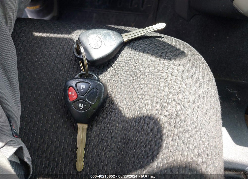 2008 SCION XB VIN: JTLKE50E781009503