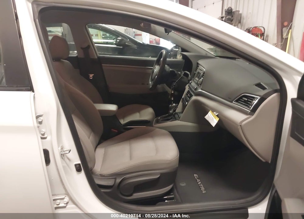 2017 HYUNDAI ELANTRA SE VIN: 5NPD74LF9HH208610