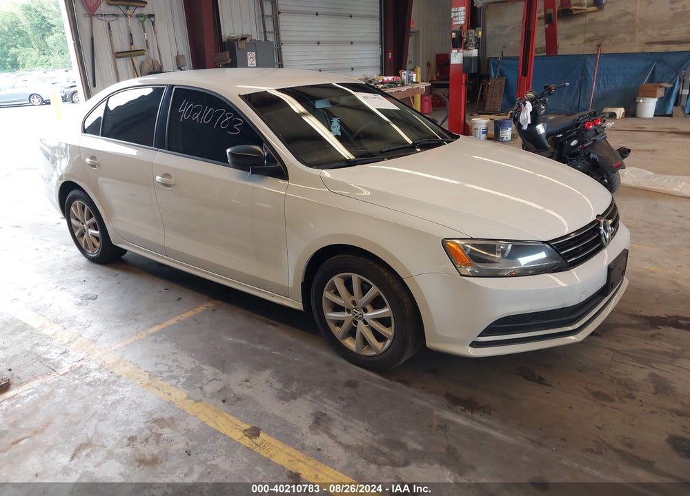 2015 VOLKSWAGEN JETTA 1.8T SE VIN: 3VWD17AJXFM271049