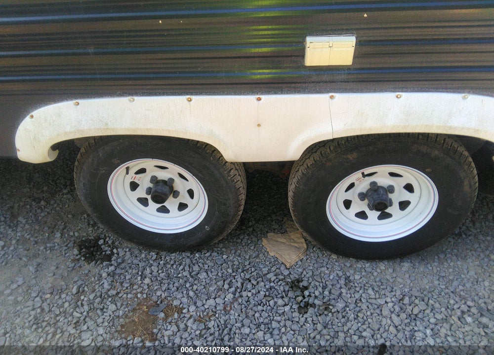 2007 HORNET TRAVEL TRAILER, 27 FT LONG, NO SLD VIN: 4YDT27B2577200188