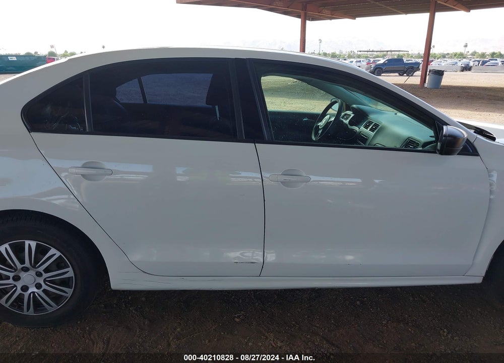 2014 VOLKSWAGEN JETTA 2.0L S VIN: 3VW2K7AJ0EM209310