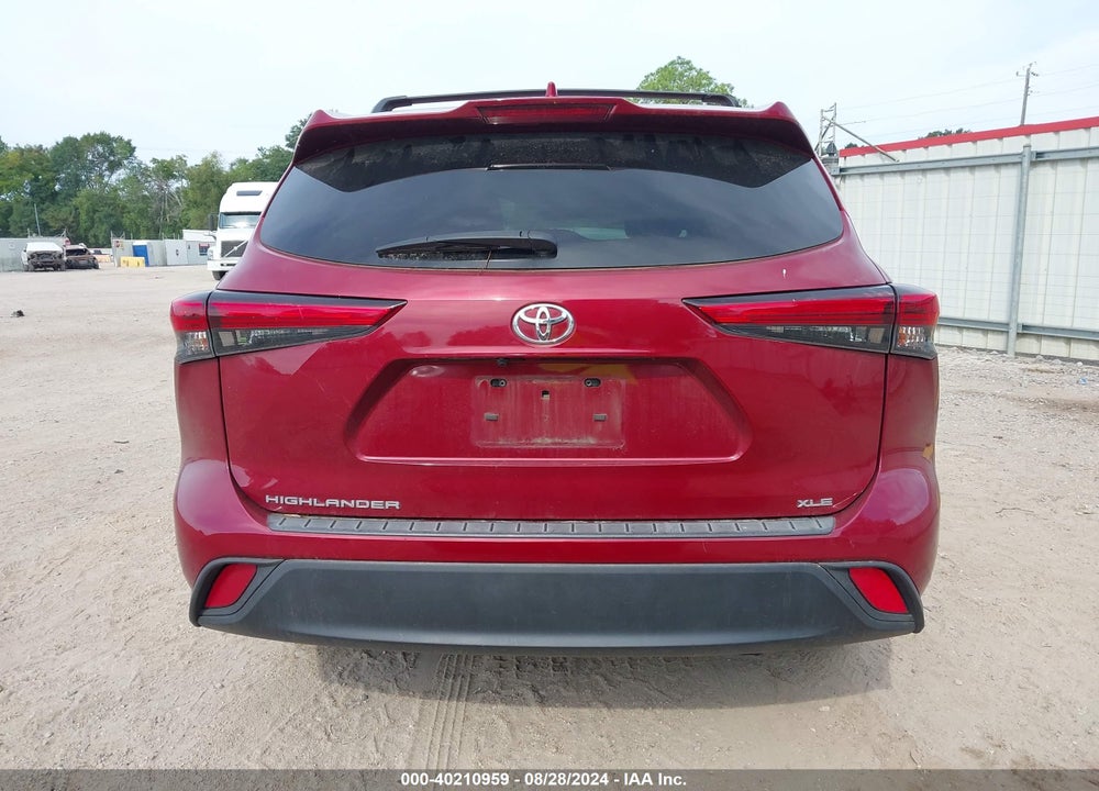 2021 TOYOTA HIGHLANDER XLE VIN: 5TDGZRAH0MS537421