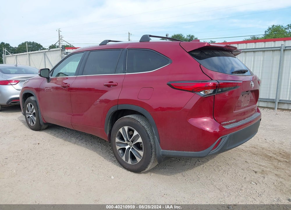 2021 TOYOTA HIGHLANDER XLE VIN: 5TDGZRAH0MS537421
