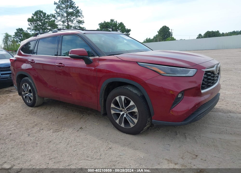 2021 TOYOTA HIGHLANDER XLE VIN: 5TDGZRAH0MS537421