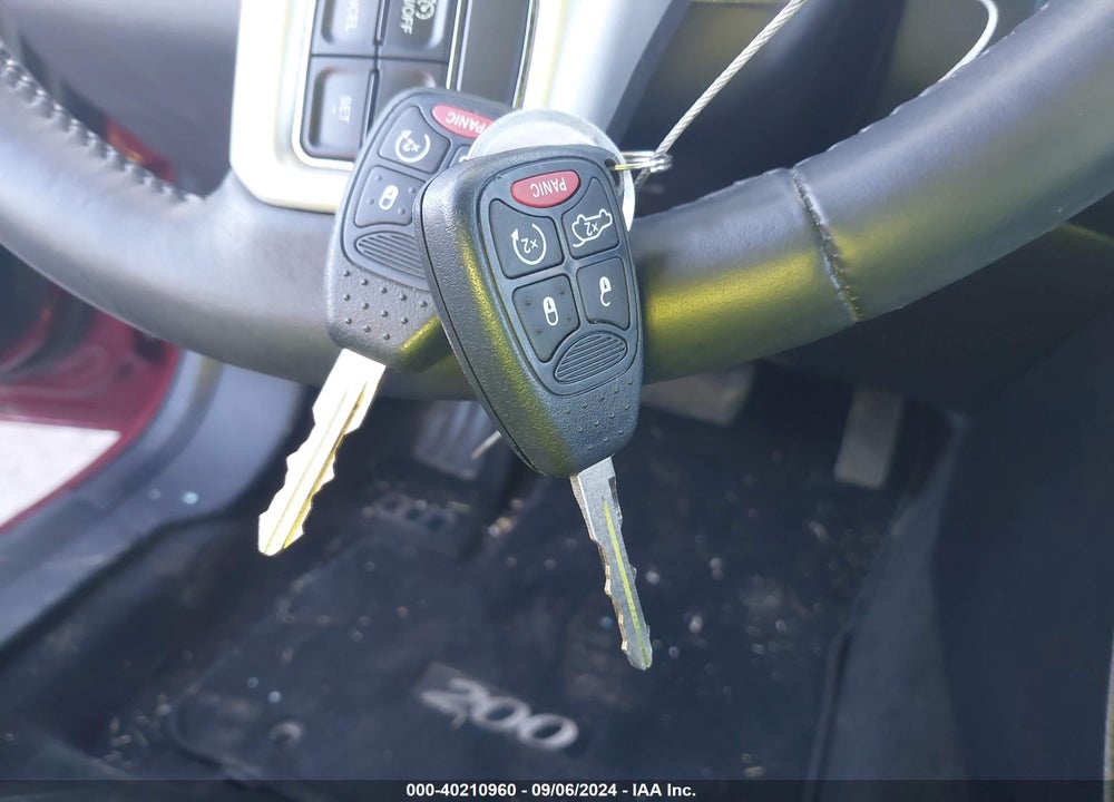 2012 CHRYSLER 200 LIMITED VIN: 1C3CCBCB0CN268121