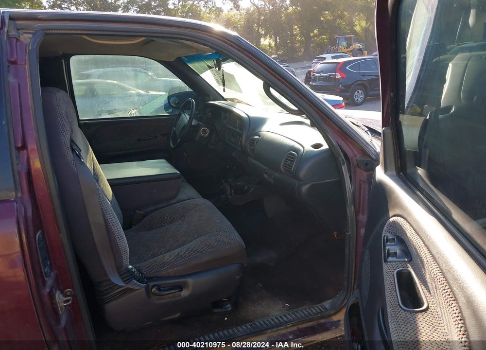 2000 DODGE RAM 2500 ST VIN: 1B7KC2366YJ173801