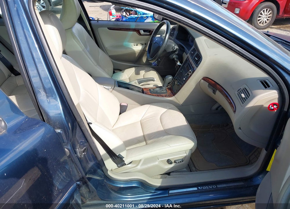 2008 VOLVO S60 2.5T VIN: YV1RH592682687335