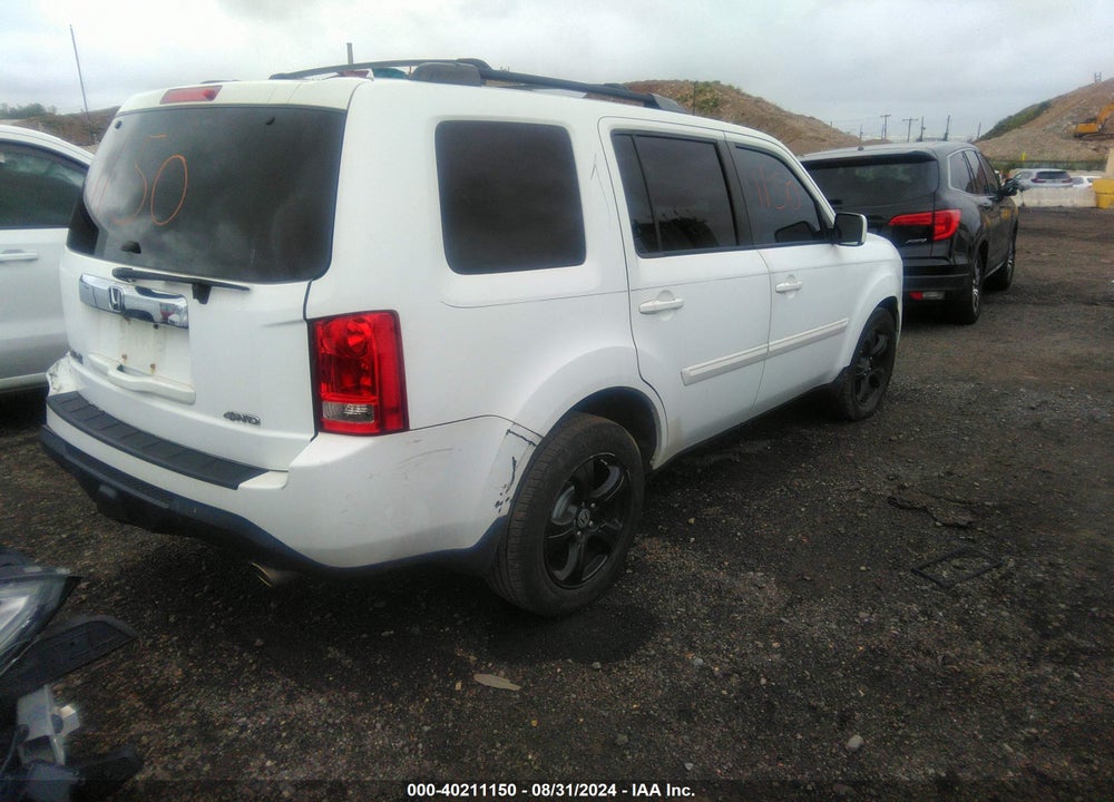 2015 HONDA PILOT EX-L VIN: 5FNYF4H50FB018632