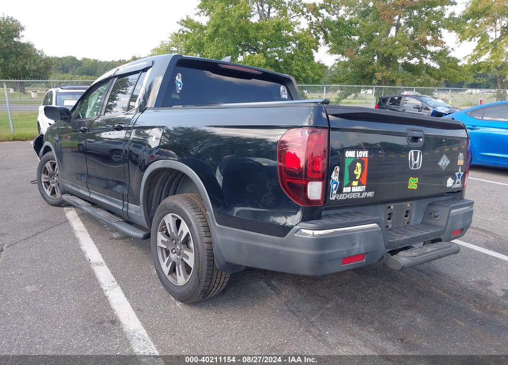 2017 HONDA RIDGELINE RTL VIN: 5FPYK3F52HB030381