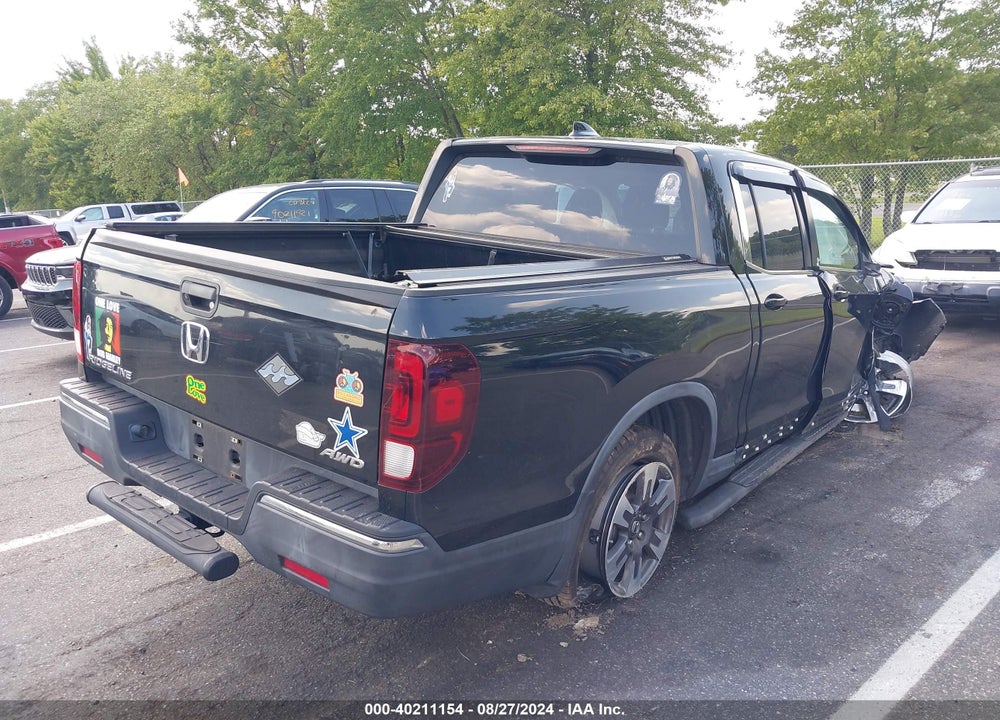 2017 HONDA RIDGELINE RTL VIN: 5FPYK3F52HB030381