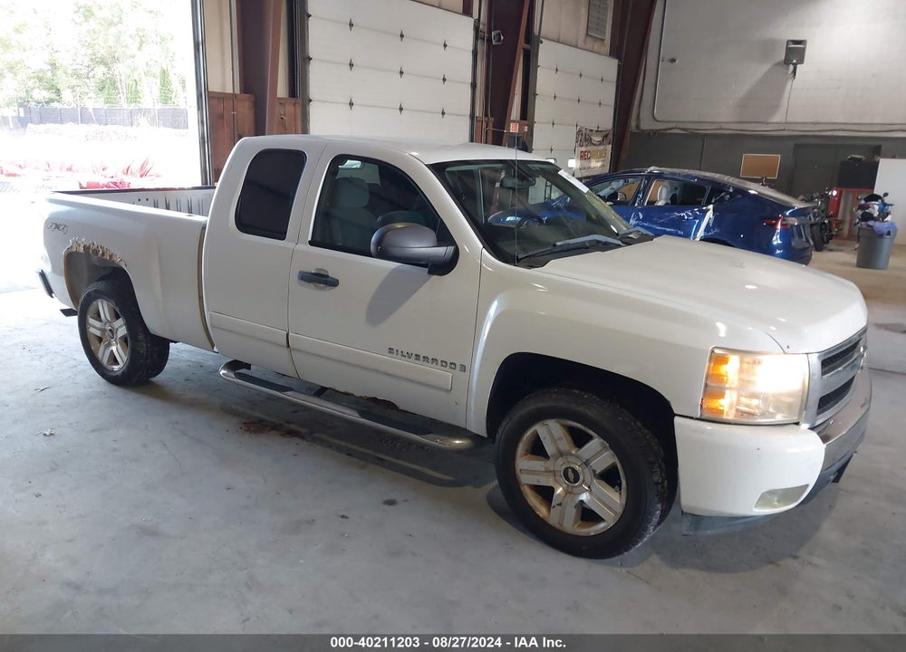 2008 CHEVROLET SILVERADO 1500 LT1 VIN: 1GCEK19J98Z255710