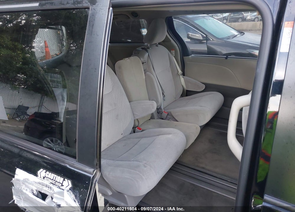 2017 TOYOTA SIENNA LE 8 PASSENGER VIN: 5TDKZ3DC6HS867058