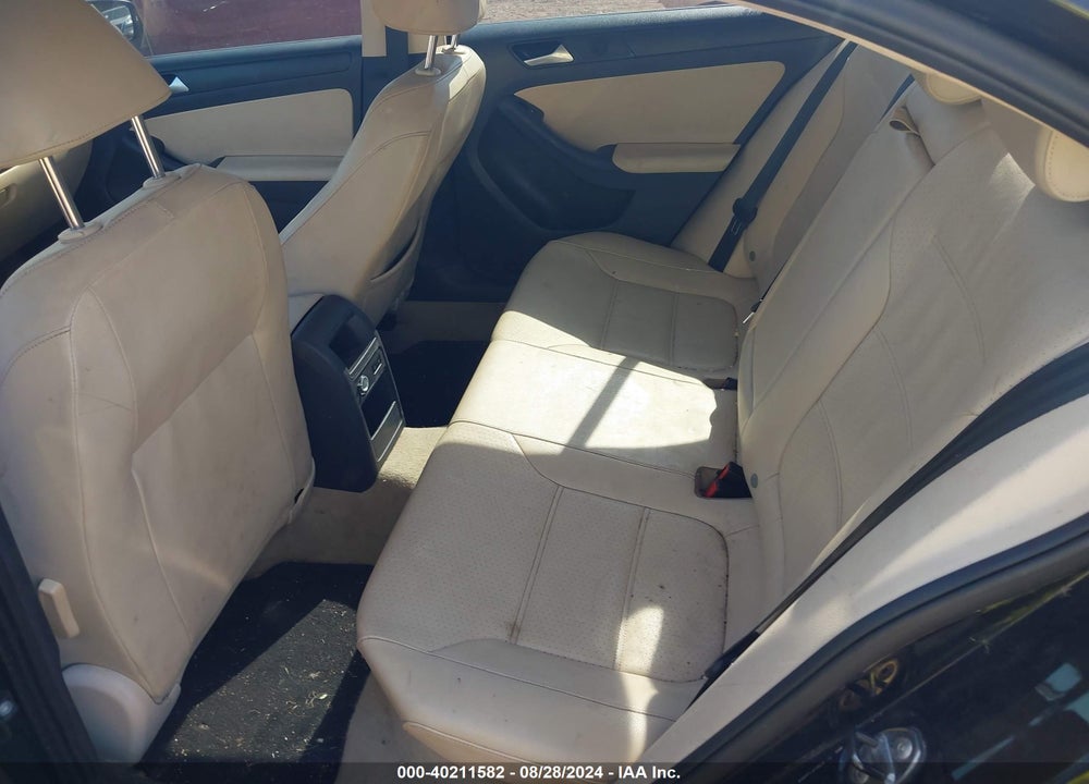2014 VOLKSWAGEN JETTA 1.8T SE VIN: 3VWD17AJ5EM274231
