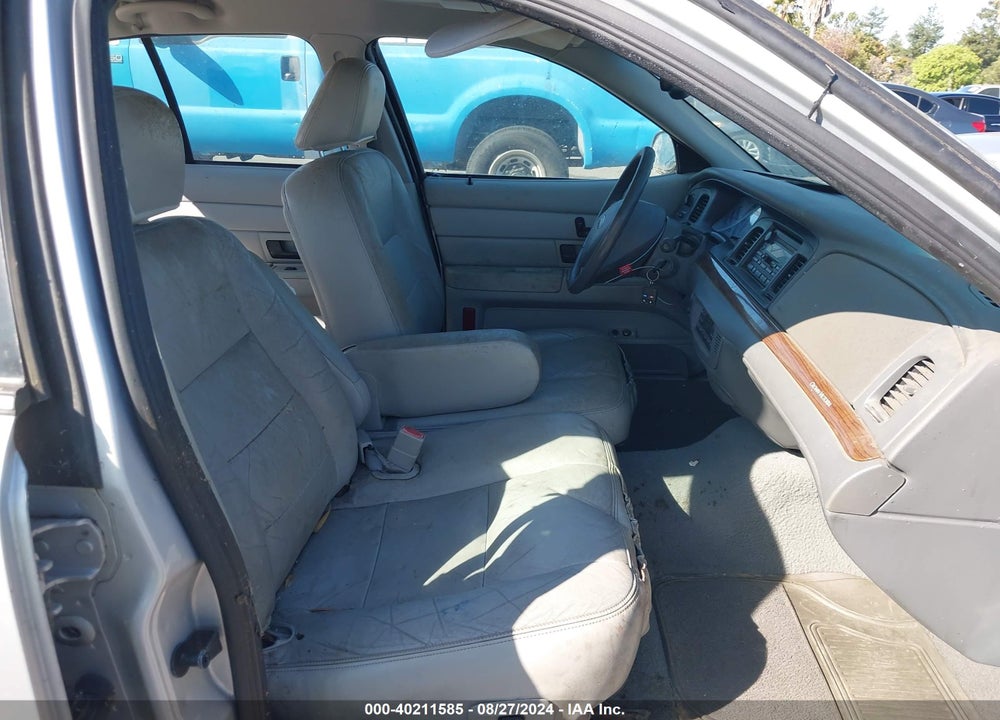 2003 FORD CROWN VICTORIA LX VIN: 2FAFP74W13X104358