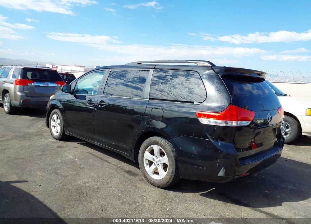 2014 TOYOTA SIENNA LE V6 8 PASSENGER VIN: 5TDKK3DC6ES412940