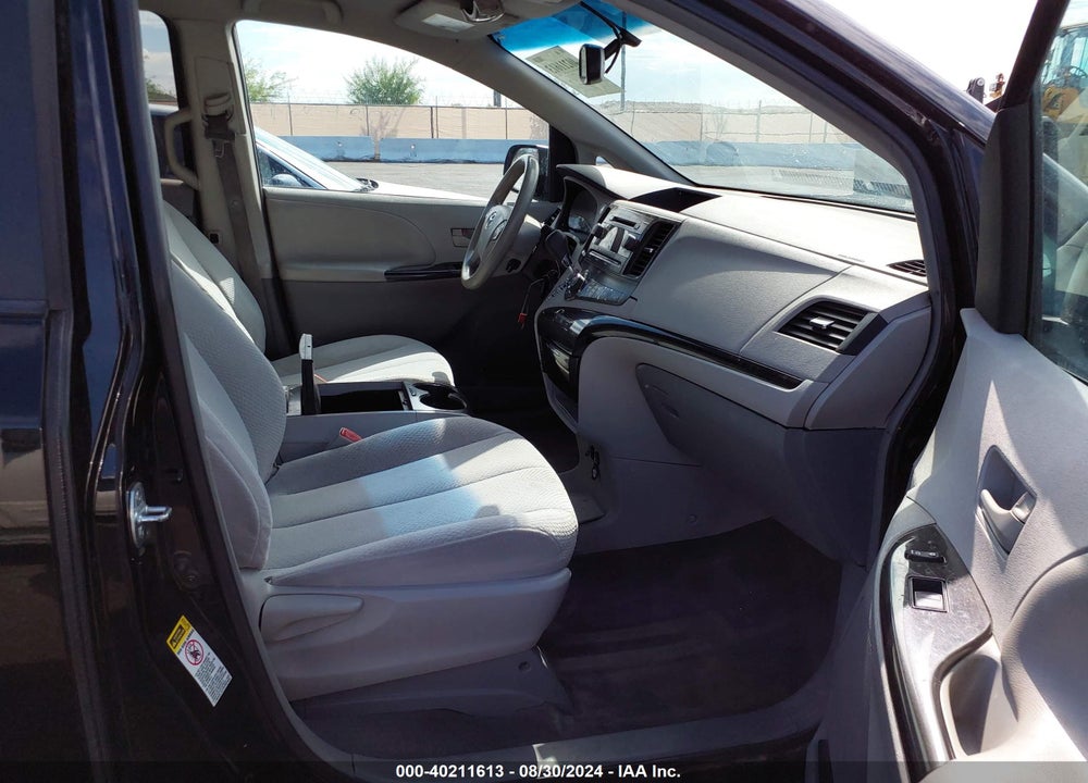 2014 TOYOTA SIENNA LE V6 8 PASSENGER VIN: 5TDKK3DC6ES412940