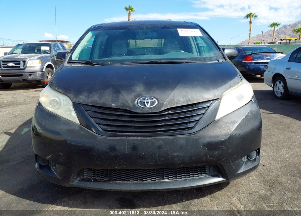 2014 TOYOTA SIENNA LE V6 8 PASSENGER VIN: 5TDKK3DC6ES412940