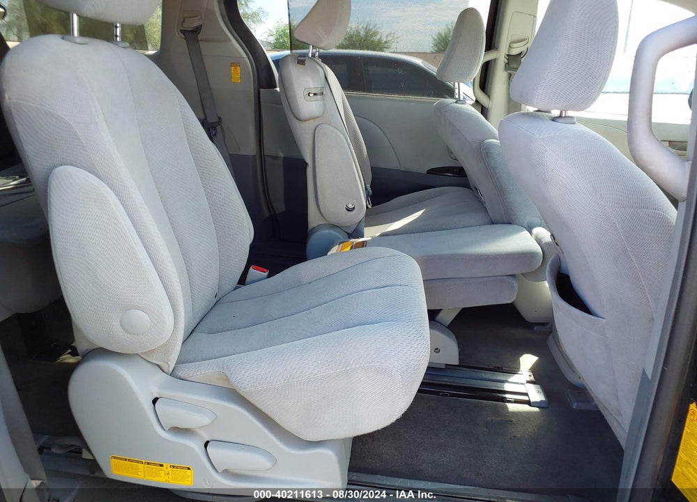 2014 TOYOTA SIENNA LE V6 8 PASSENGER VIN: 5TDKK3DC6ES412940