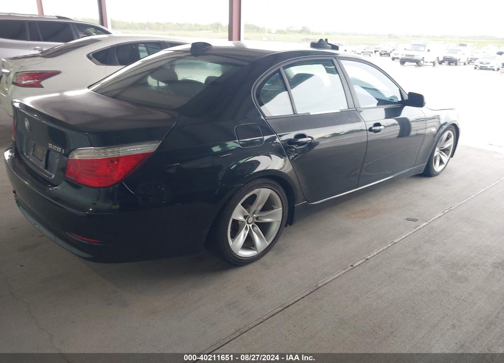2008 BMW 528I VIN: WBANU53578C112087