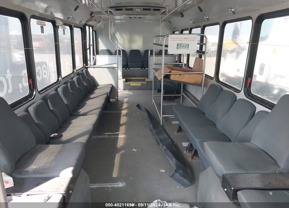 2001 NEW FLYER TRANSIT BUS VIN: 1A9D01132J6925284