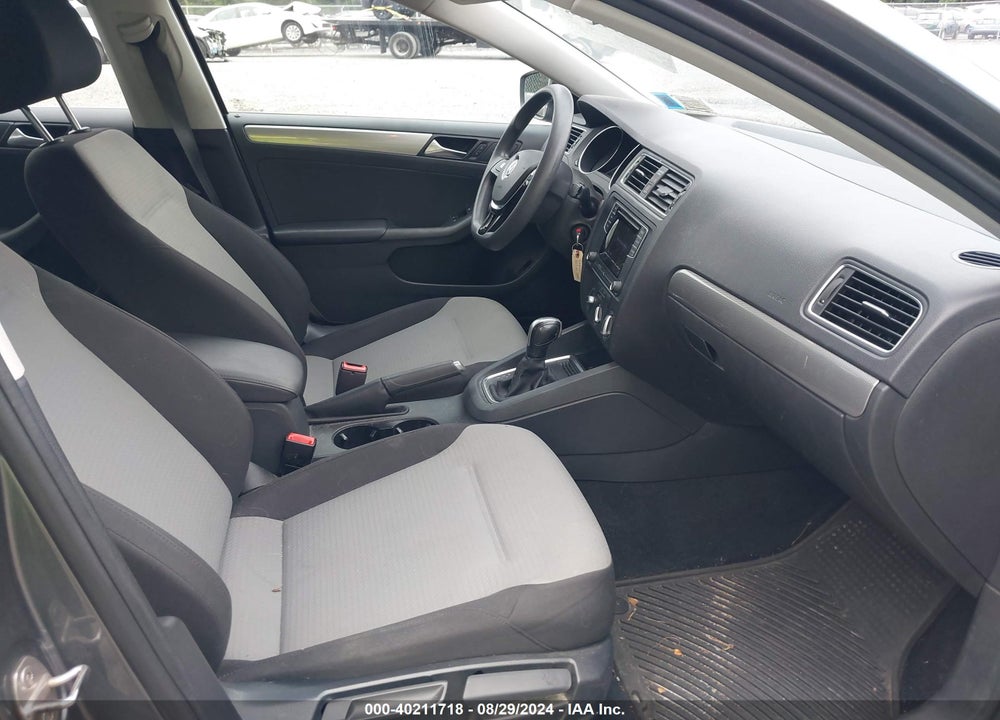 2017 VOLKSWAGEN JETTA 1.4T S VIN: 3VW2B7AJ7HM323101