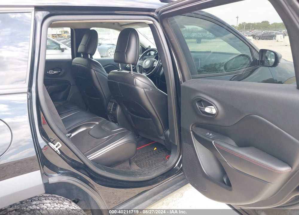 2019 JEEP CHEROKEE TRAILHAWK 4X4 VIN: 1C4PJMBX5KD198079