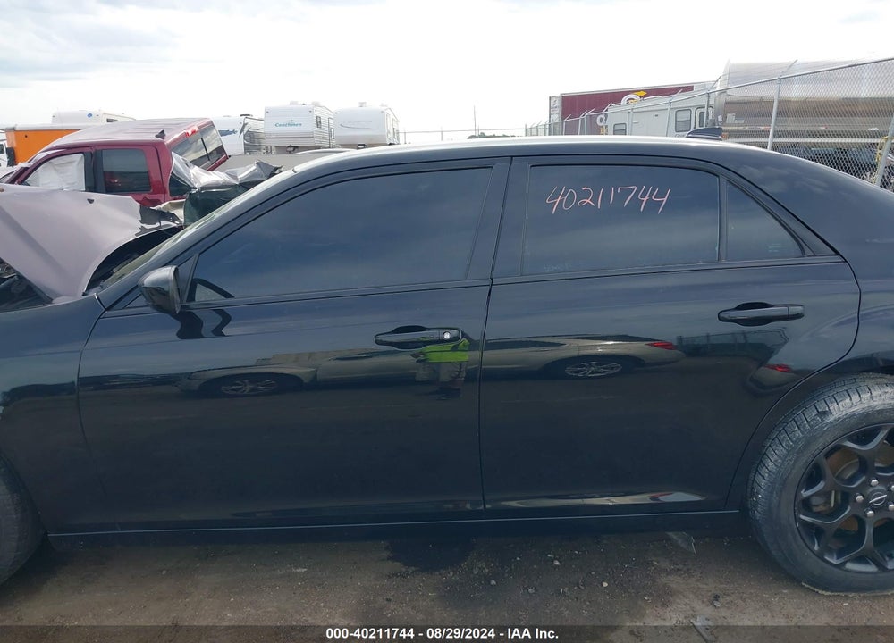 2019 CHRYSLER 300 S VIN: 2C3CCAGG3KH635214
