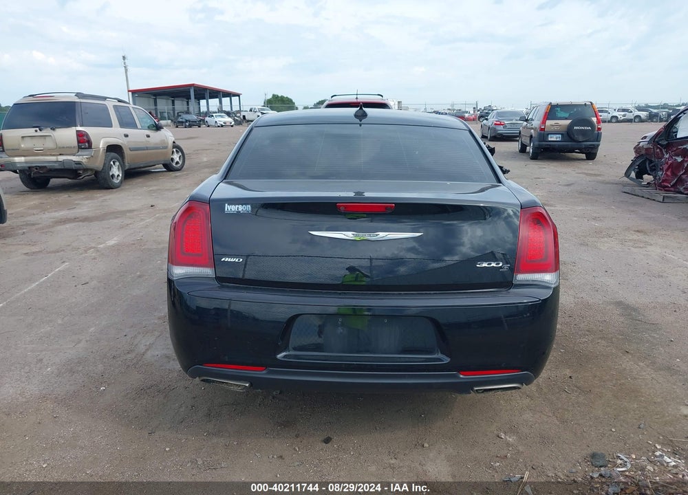 2019 CHRYSLER 300 S VIN: 2C3CCAGG3KH635214