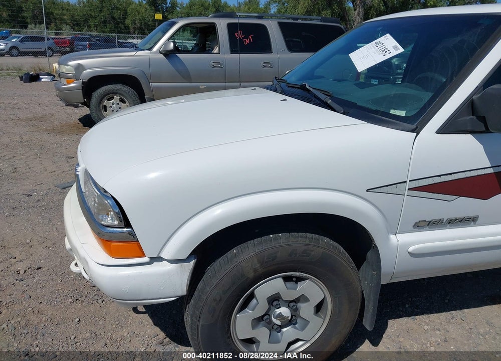 2002 CHEVROLET BLAZER LS VIN: 1GNDT13W12K164774