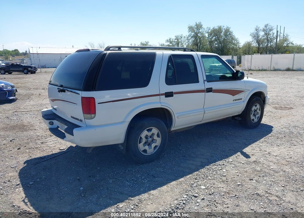 2002 CHEVROLET BLAZER LS VIN: 1GNDT13W12K164774
