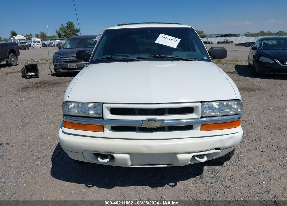 2002 CHEVROLET BLAZER LS VIN: 1GNDT13W12K164774