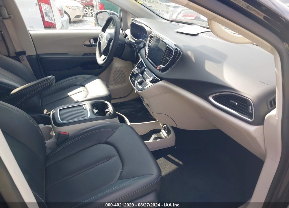 2024 CHRYSLER PACIFICA TOURING L VIN: 2C4RC1BG3RR124670