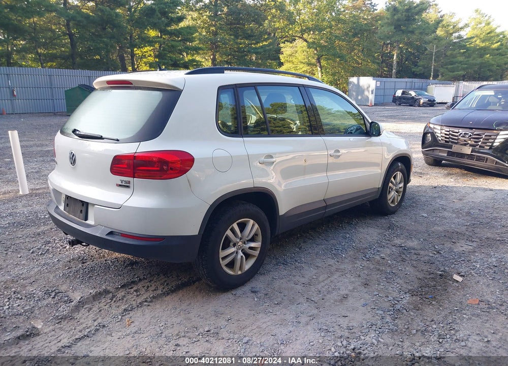 2016 VOLKSWAGEN TIGUAN S VIN: WVGBV7AX7GW552273