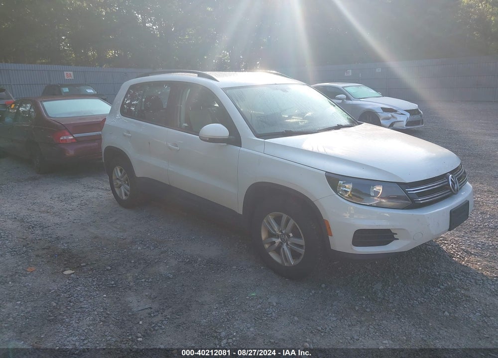 2016 VOLKSWAGEN TIGUAN S VIN: WVGBV7AX7GW552273