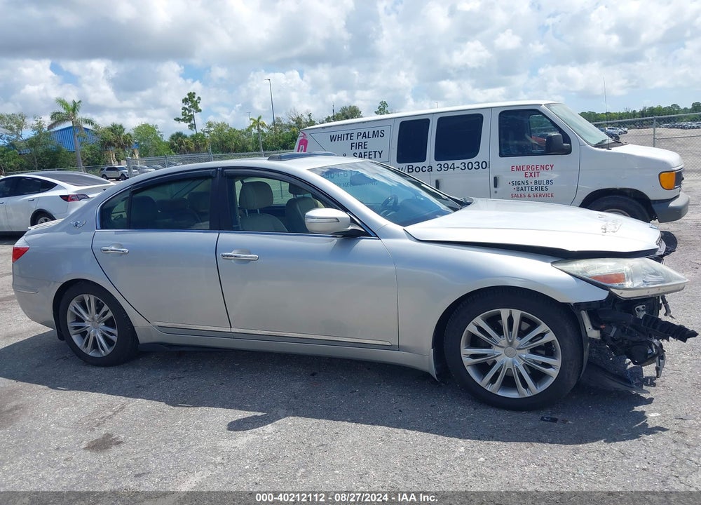 2010 HYUNDAI GENESIS VIN: KMHGC4DF4AU072109