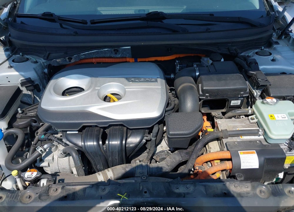 2016 HYUNDAI SONATA HYBRID SE VIN: KMHE24L11GA039286