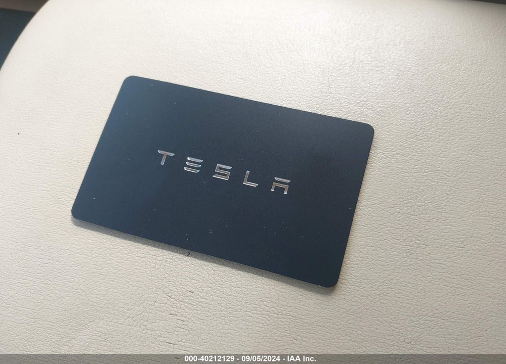 2021 TESLA MODEL Y STANDARD RANGE REAR-WHEEL DRIVE VIN: 5YJYGDED2MF103364
