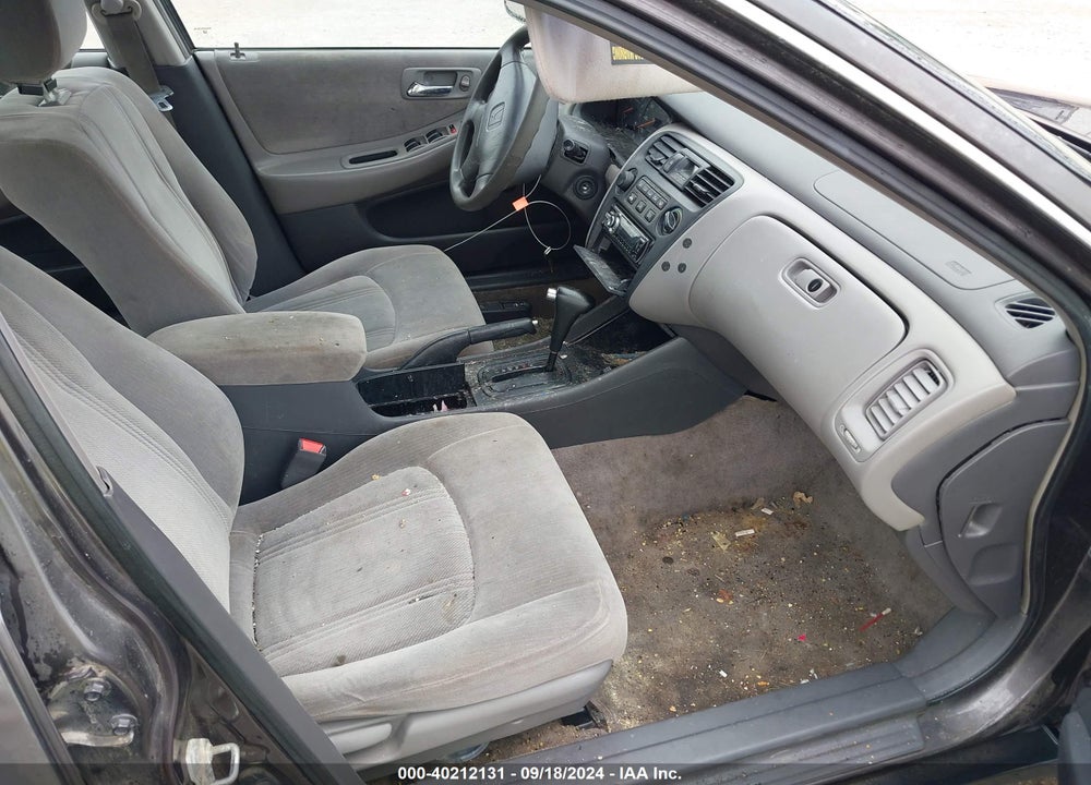 1999 HONDA ACCORD LX VIN: 1HGCG5646XA027662