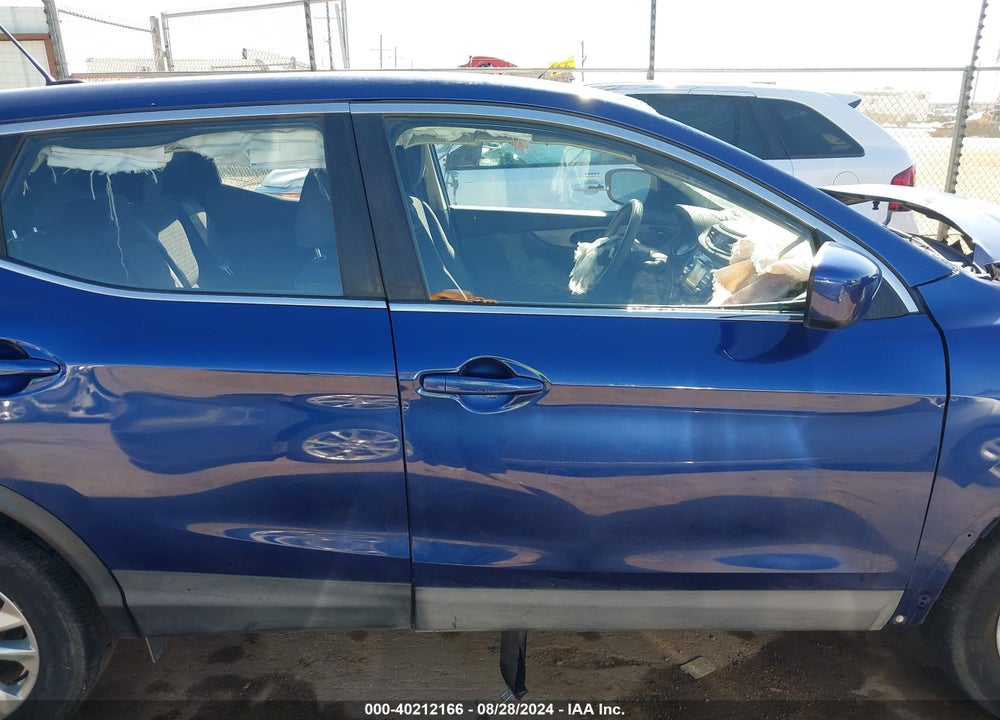2017 NISSAN ROGUE SPORT S VIN: JN1BJ1CP4HW011079