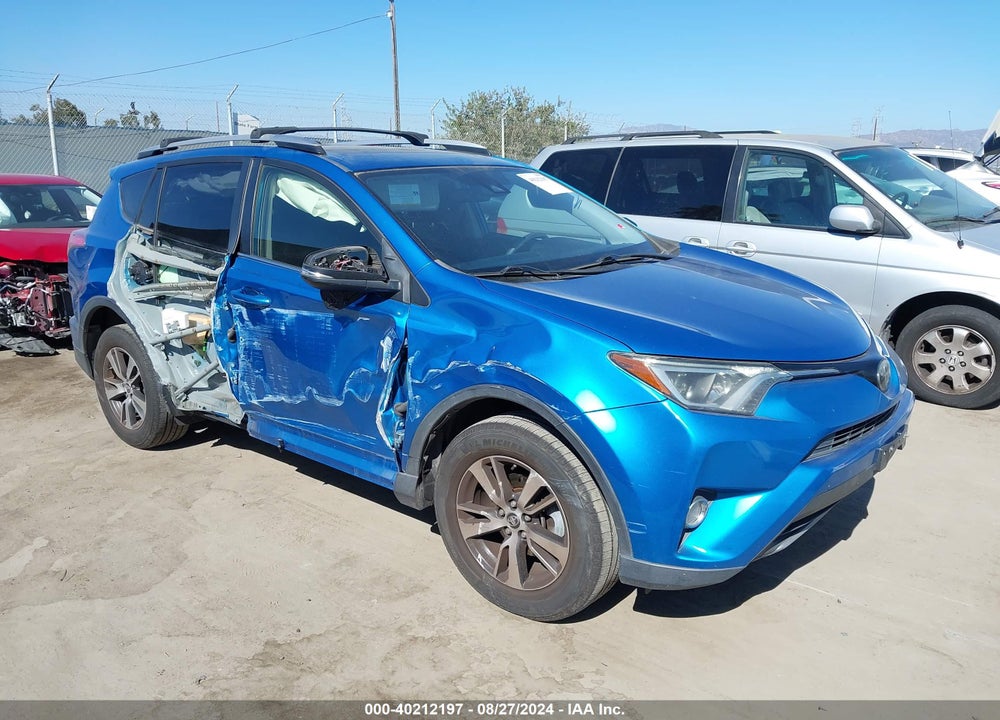 2018 TOYOTA RAV4 XLE VIN: JTMRFREVXJJ229473