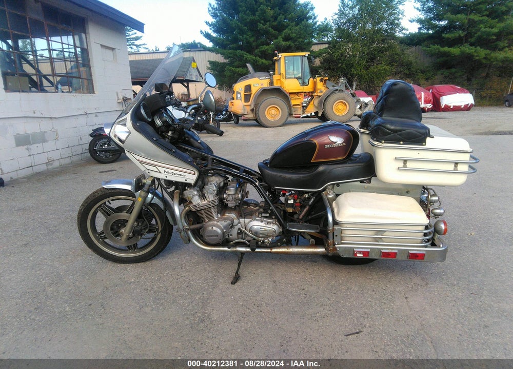 1981 HONDA CB900 C VIN: JH2SC0401BC102555