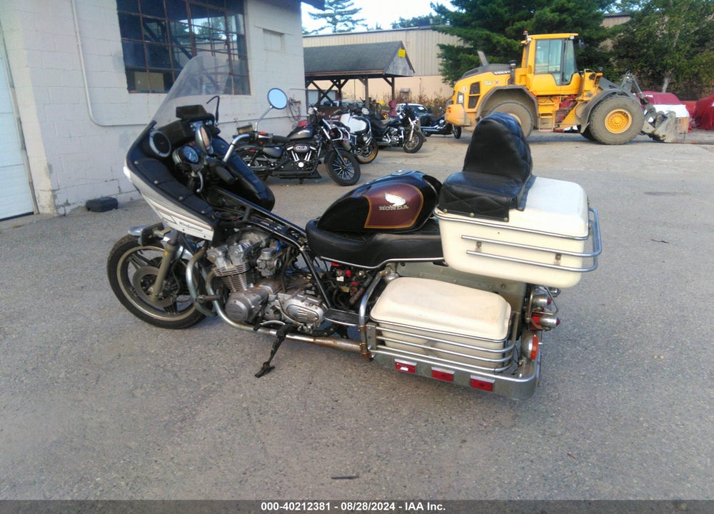 1981 HONDA CB900 C VIN: JH2SC0401BC102555