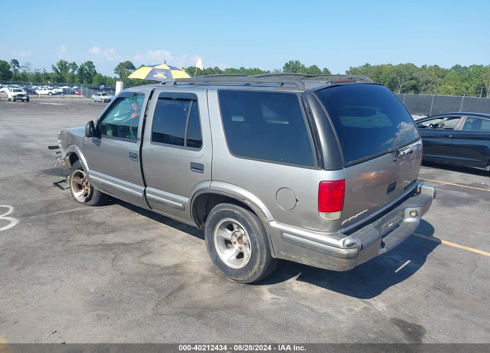1998 CHEVROLET BLAZER LT VIN: 1GNCS13W0W2266507