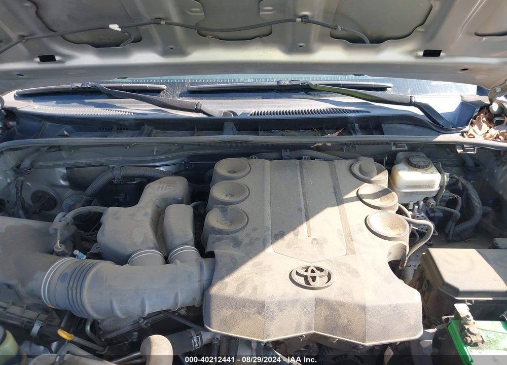 2011 TOYOTA 4RUNNER SR5 V6 VIN: JTEZU5JR8B5030418