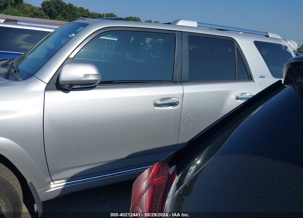 2011 TOYOTA 4RUNNER SR5 V6 VIN: JTEZU5JR8B5030418