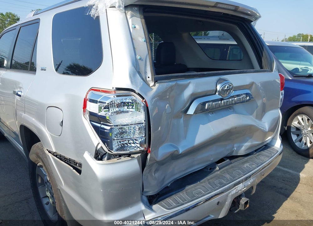2011 TOYOTA 4RUNNER SR5 V6 VIN: JTEZU5JR8B5030418