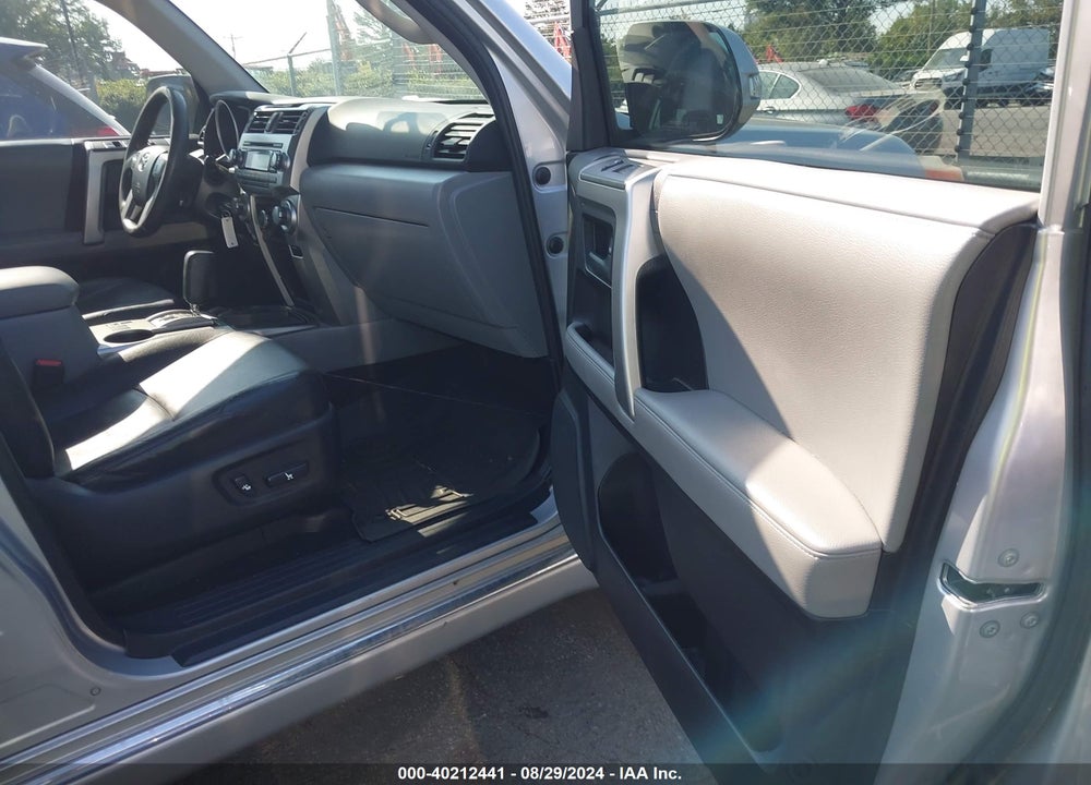 2011 TOYOTA 4RUNNER SR5 V6 VIN: JTEZU5JR8B5030418