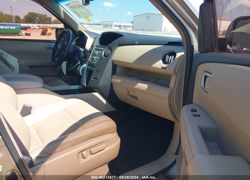 2010 HONDA PILOT EX-L VIN: 5FNYF3H51AB006315